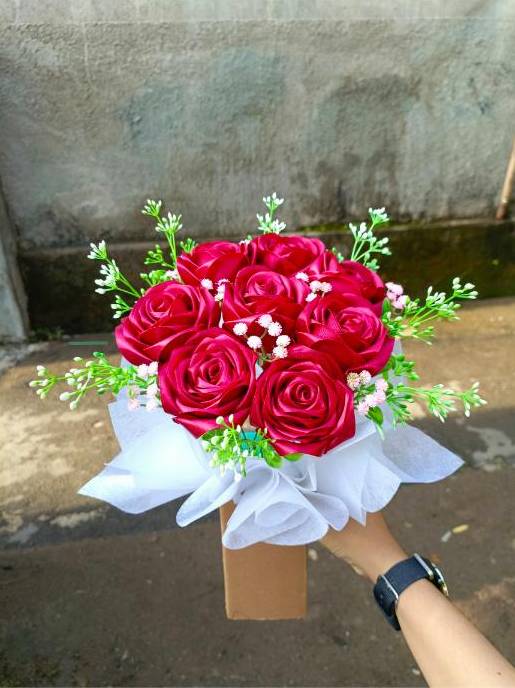 Seasonal bridal bouquet